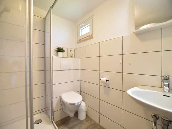 Bathroom, Gemutlicher Bungalow mit Garten, Nordwestmecklenburg