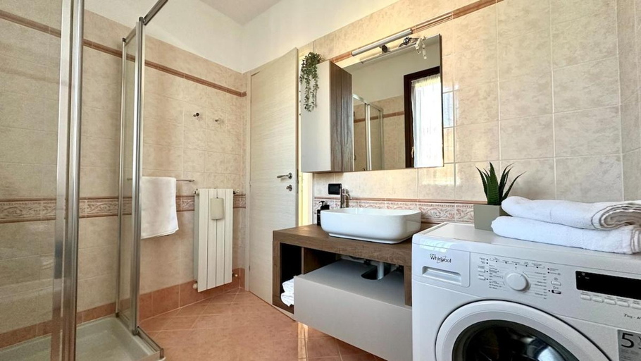 Bathroom, idromassaggio 5 stelle 3 bed Barbecue Parking, Imperia
