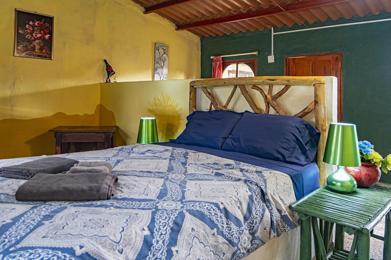 Bedroom 2, DondeJose, Antón