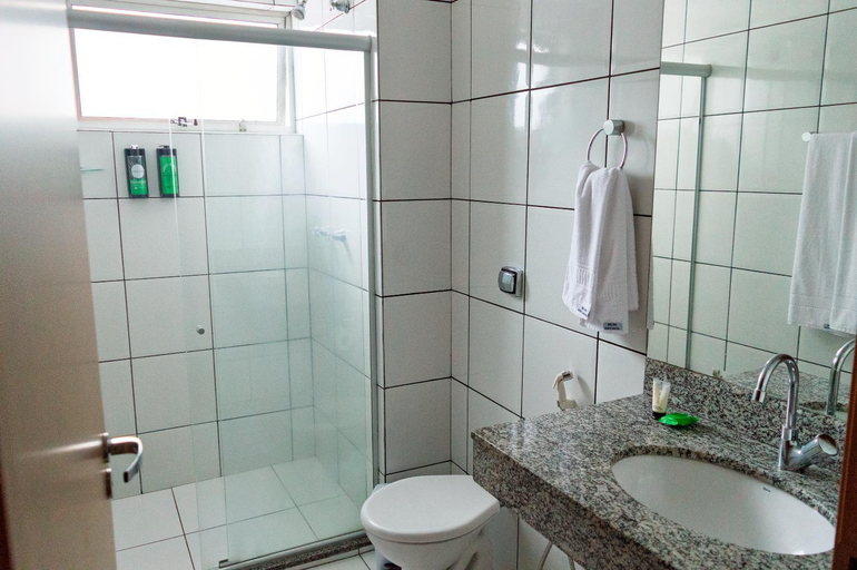 Bathroom 2, Belem Soft Hotel, Belém