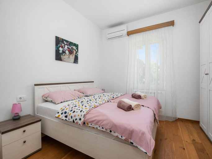 5, Charming Villa with Pool, Sveta Nedelja