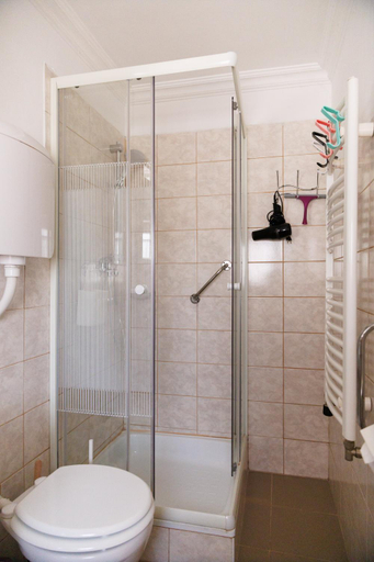 Bathroom 3, Forras Vendeghaz, Mórahalm