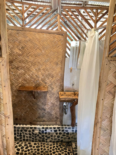 Bathroom 3, Backpacker's Hill Resort, San Vicente