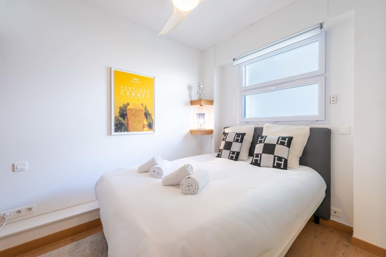 Bedroom 2, 2-Bedroom Apartment with Terrace and Side Sea View, Alpes-Maritimes