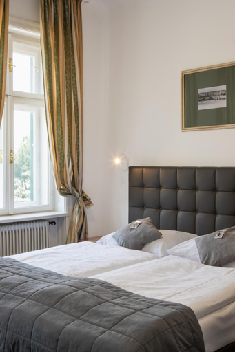 Bedroom 3, Hotel Bergwirt Schonbrunn, Wien