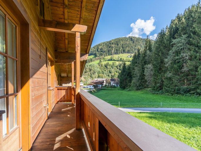 2, Mittersill apartment close to ski lifts, Zell am See