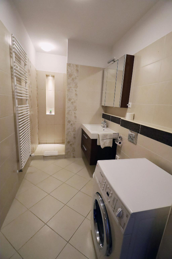 Bathroom 5, Galerius Golden Beach Apartment, Siófok