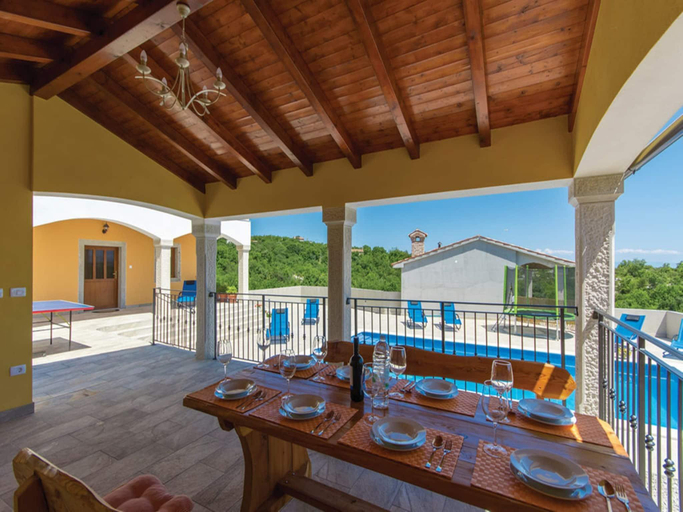3, Villa in Skitaca with Pool and Sea Views, Raša