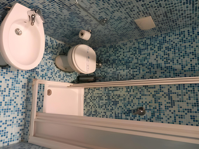 Bathroom 4, Residence H5, Piacenza