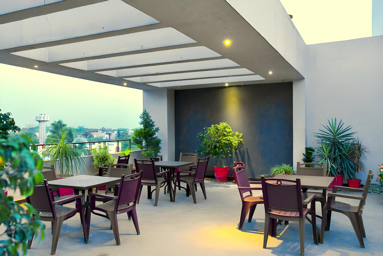 Food & Drinks 5, Lemon Park Hotel, Nainital