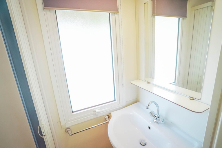 Bathroom 2, Happy Camp Mobile Homes in Camping Bella Austria, Murau