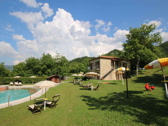 5, Apartment in Marche near Urbino and Pool, Pesaro E Urbino