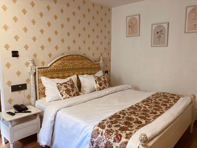 5, Naina Lodge, Nainital