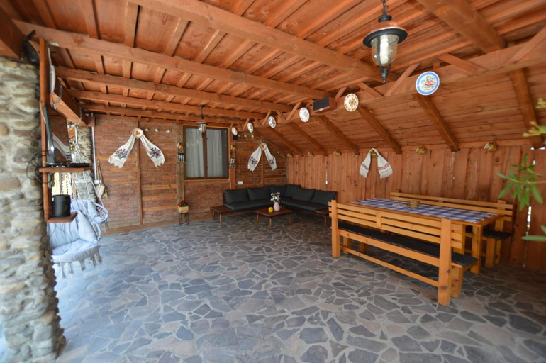 Others 3, Pensiunea Casa Maria, Sapanta