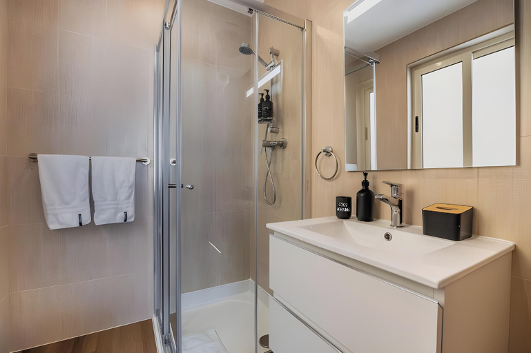 Bathroom 5, The Howard Hotel