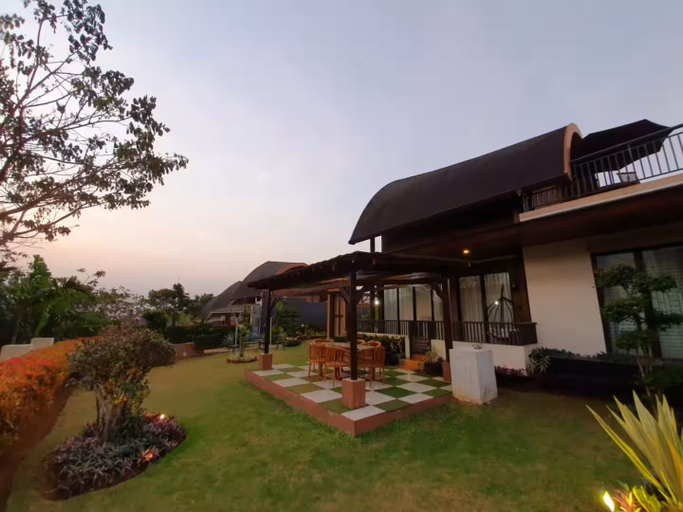 Exterior & Views 2, Luxurious Villa at Vimala Hills (KB 05) - BBQ, Iftar, Catering option, Bogor