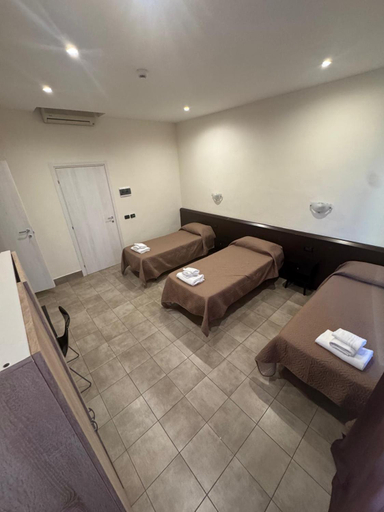 Others 5, Residence H5, Piacenza