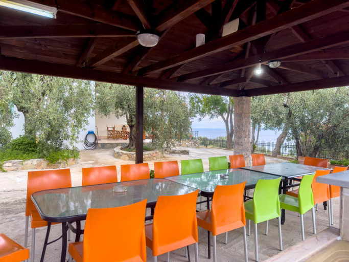 Food & Drinks 3, SIX INDEPENDENT HOUSES BY THE sea, Central Greece