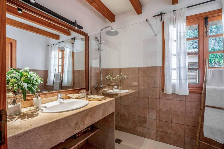 Bathroom, Villa Garrigo, Baleares
