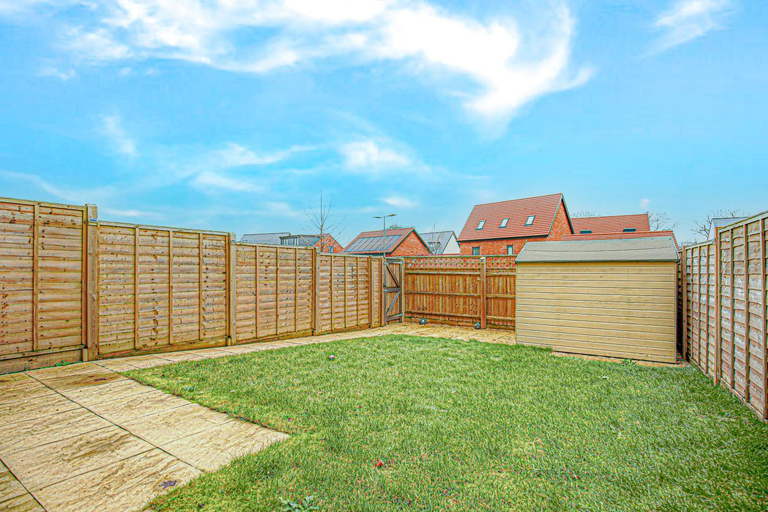 Others 3, City Centre - 4 Bedroom 3 Bathroom House , Milton Keynes