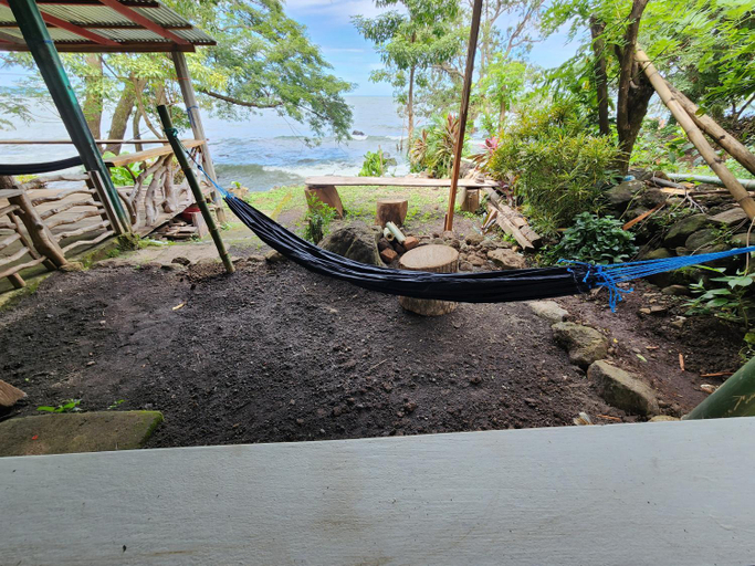 Others 4, Rocks Beach, Lago de Nicaragua