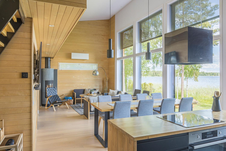 Shared lounge/TV area