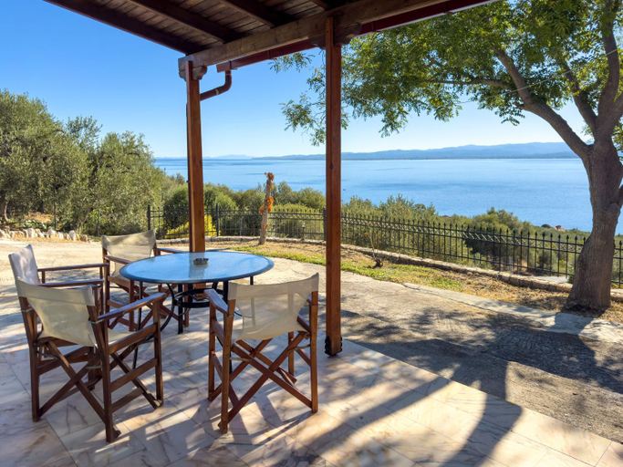Others 4, SIX INDEPENDENT HOUSES BY THE sea, Central Greece