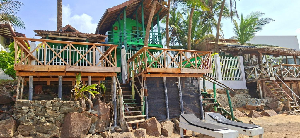 Others 3, luna beach home & cabanas, Hikkaduwa
