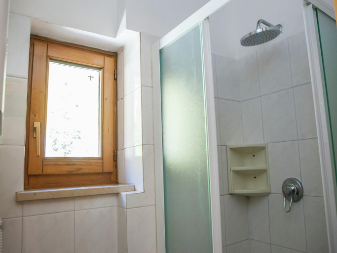 Bathroom 3, Apartment in Antey-Saint-Andre near Ski Lift, Aosta