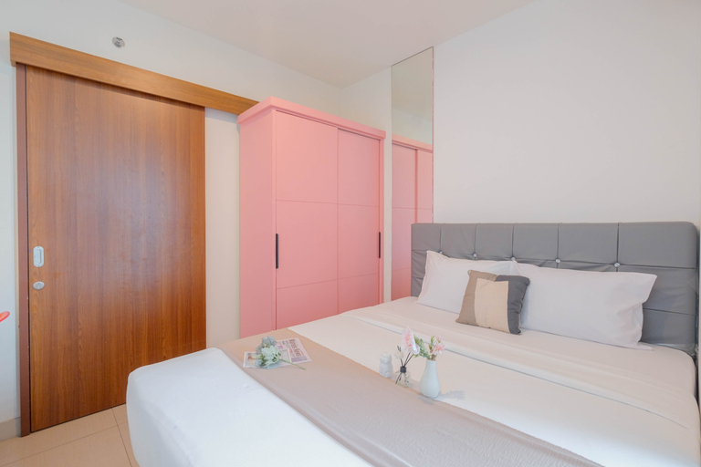 Bedroom 3, Minimalist Studio Room Grand Kamala Lagoon Apartment By Travelio, Bekasi