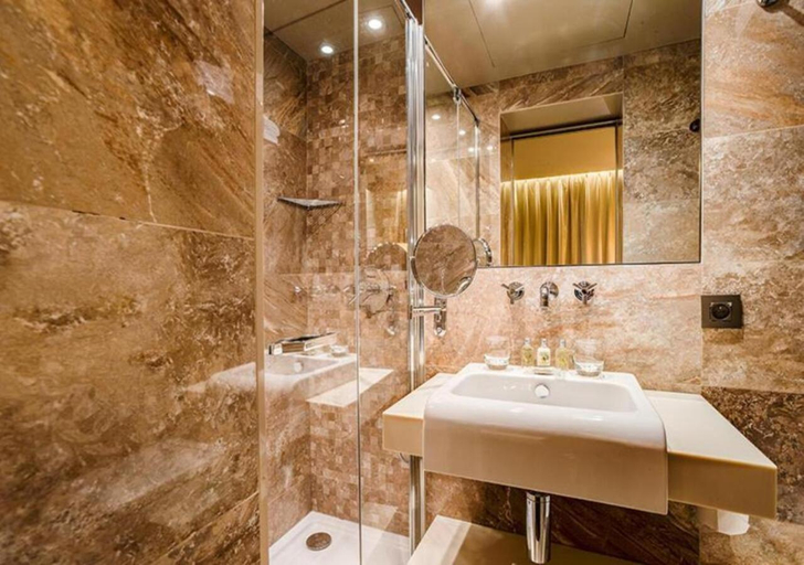 Bathroom 4, Hotel Armoni, Paris