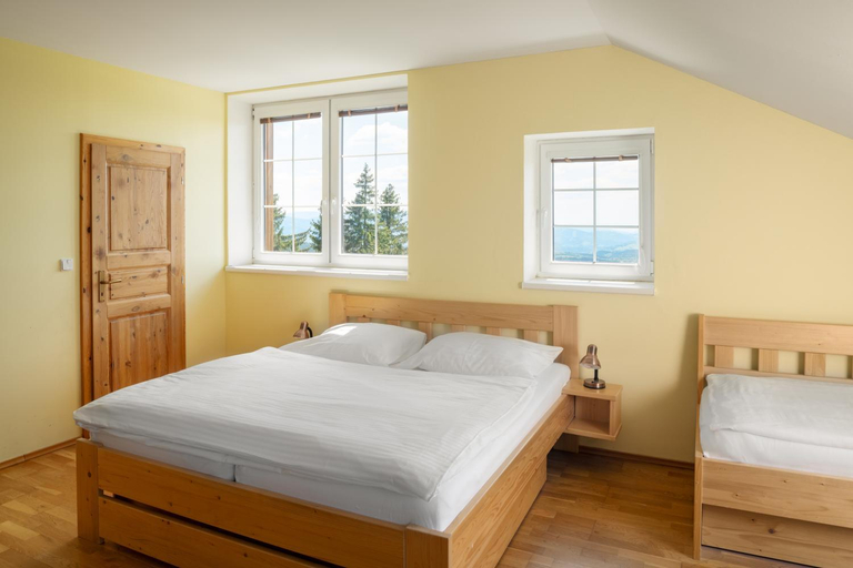Bedroom 2, Horsky hotel Paprsek, Šumperk
