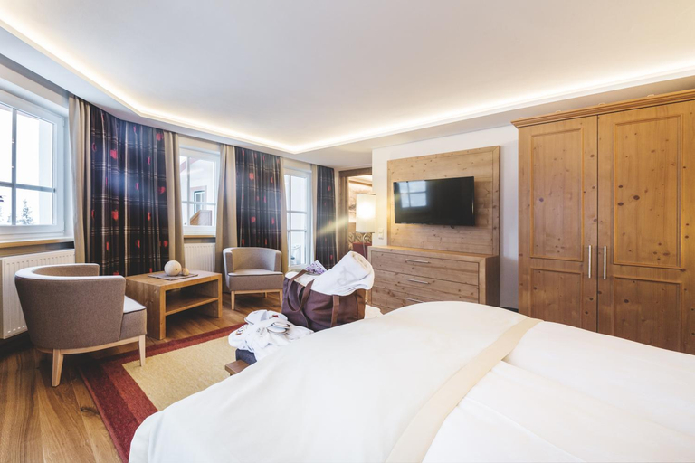 Bedroom 3, Familien- und Wellnesshotel Hanneshof, Sankt Johann im Pongau