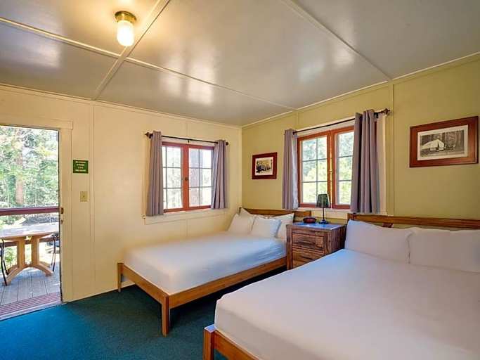 Bedroom 2, John Muir Lodge, Tulare