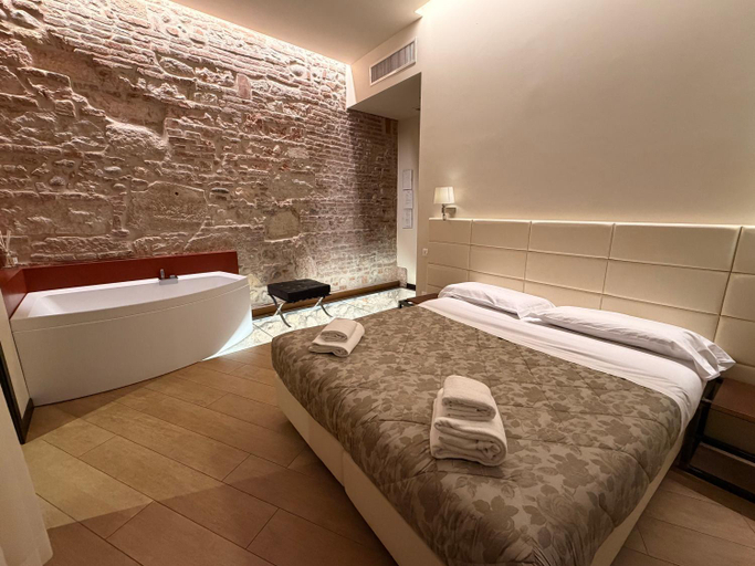 Bedroom 3, Arena by side, Verona