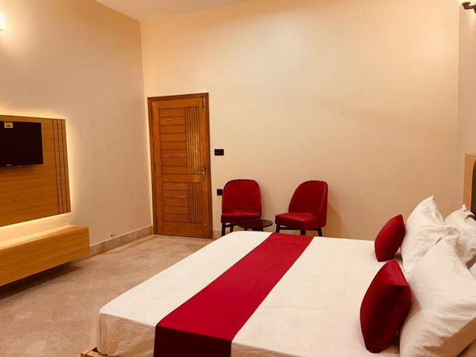 4, Elegant Guest House, Karachi