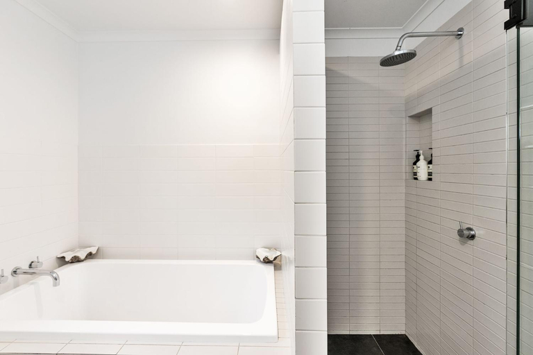 Bathroom, A Top Spot, Byron