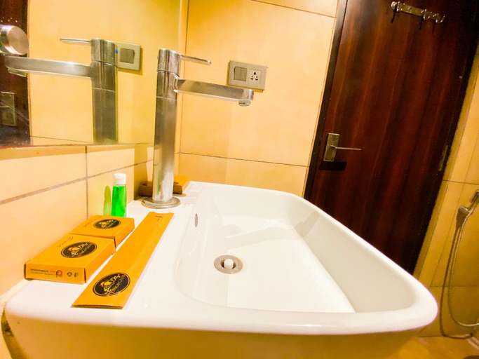Bathroom 3, Kings Club, Bangalore