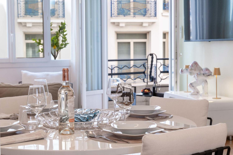 Food & Drinks, 2-Bedroom Apartment with Terrace and Side Sea View, Alpes-Maritimes