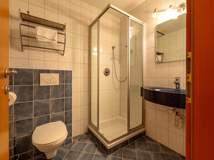 Bathroom 3, Apartment Neustift near Stubai Glacier Skiing, Innsbruck Land