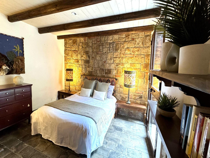 4, Villa in Cefalu with Pool and Forest Retreat, Palermo
