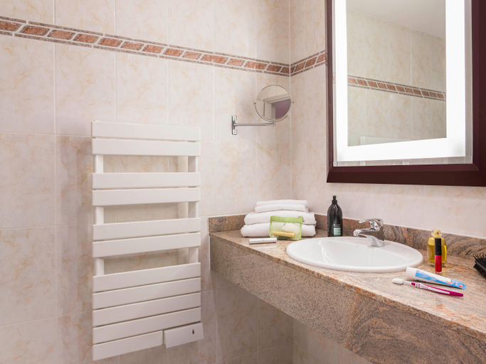 Bathroom 4, Adagio Original Thoiry Geneve, Ain