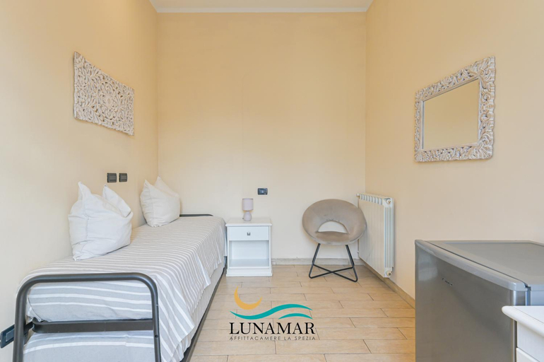 Bedroom 2, Affittacamere Lunamar, La Spezia
