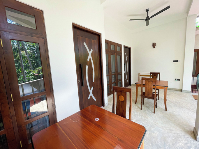 Others 4, LaRoy, Weligama