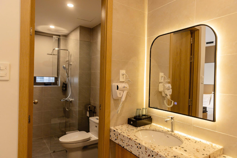 Bathroom 4, C&M Hotel, Phan Rang-Tháp Chàm