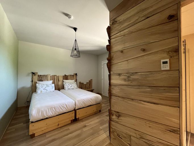 Bedroom 2, Hotel En Tilleul, Jura