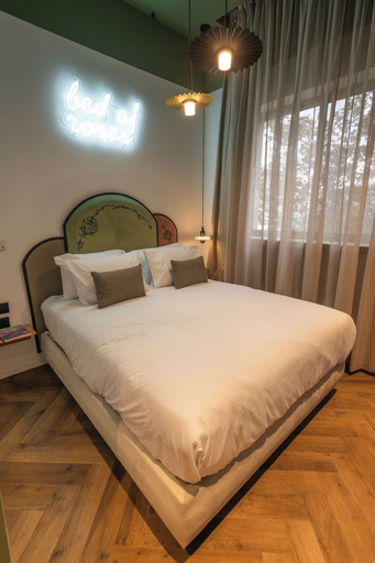 Bedroom 5, Jrose Hotel