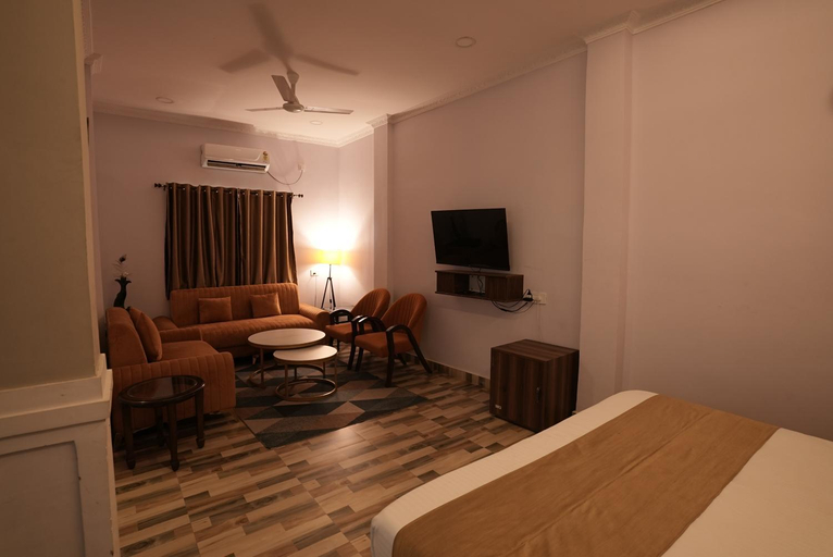 Bedroom 2, Utsav Hotels and Banquets Bolpur Shantiniketan, Birbhum