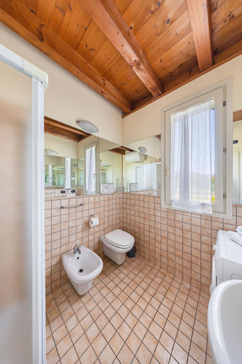 Bathroom 4, Borgo del Torchio, Brescia