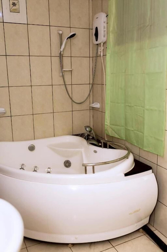 Bathroom 2, Kivu Go-Lax Resort, Rubavu